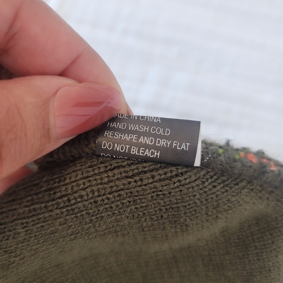 NEW Striped winter scarf and matching beanie - Picture 6 of 10